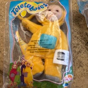 Vintage Teletubbies Yellow Laa-Laa Plush Clip On Keychain 1999 Burger King